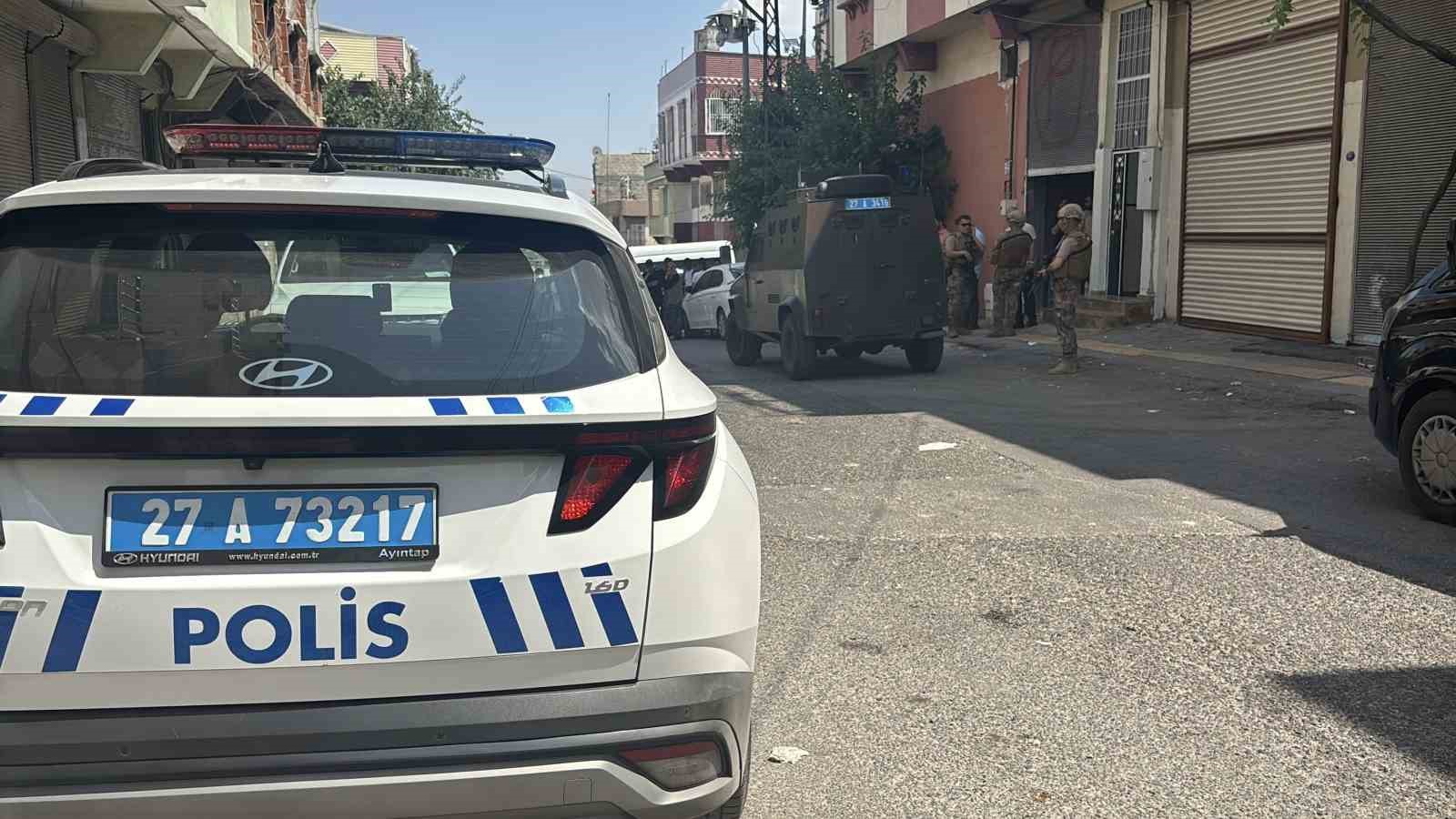 Polise mukavemet gösteren şahıs özel harekat operasyonu ile yakalandı