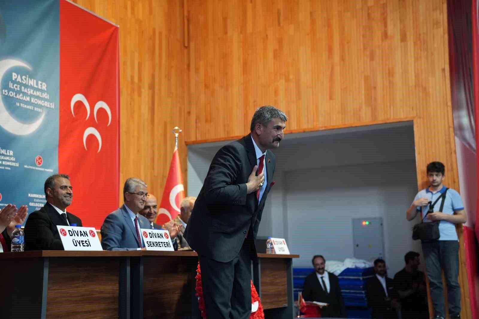 MHP’de ilçe kongreleri devam ediyor; Pasinler’de Erkan Yağar güven tazeledi