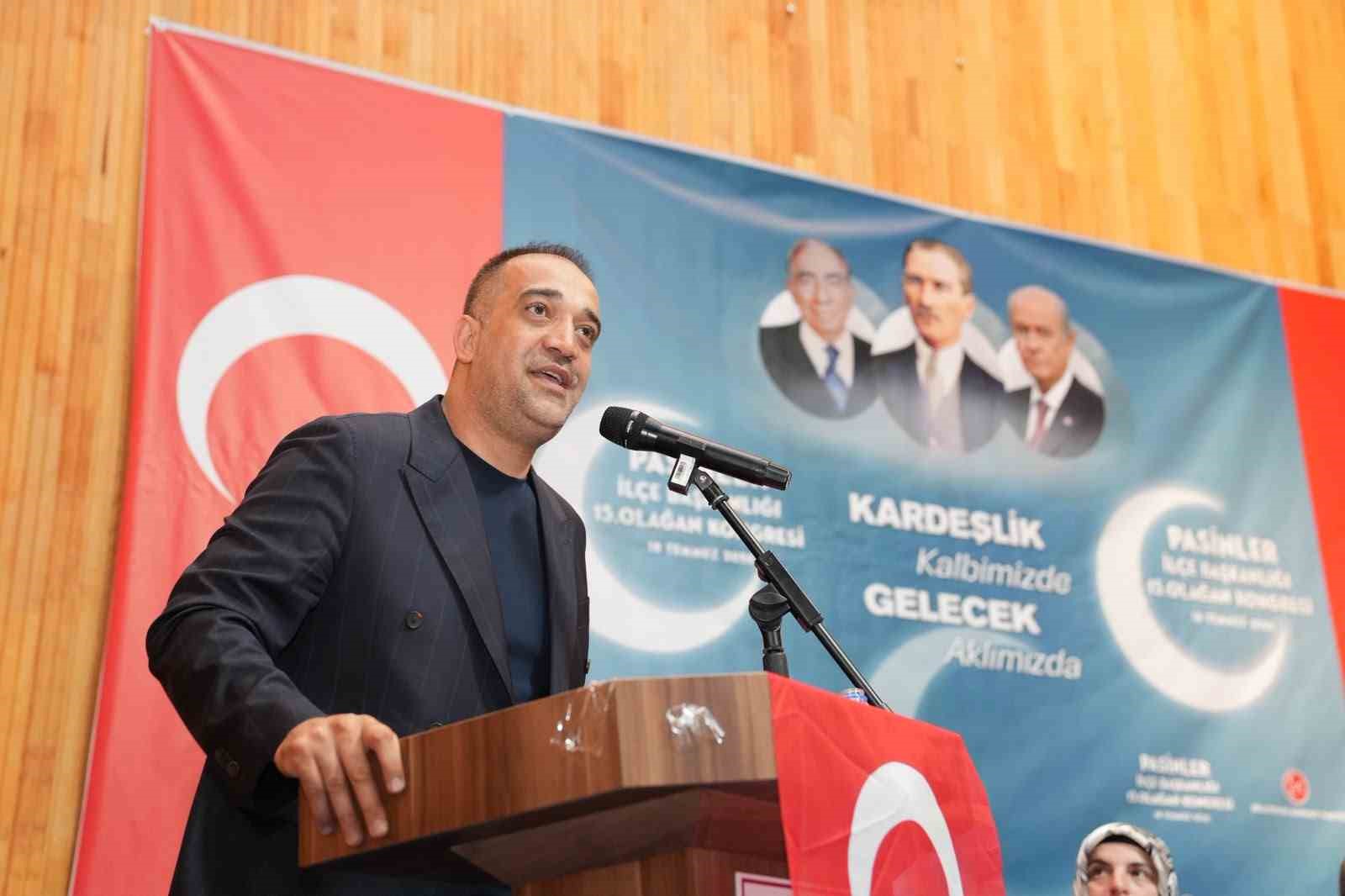 MHP’de ilçe kongreleri devam ediyor; Pasinler’de Erkan Yağar güven tazeledi