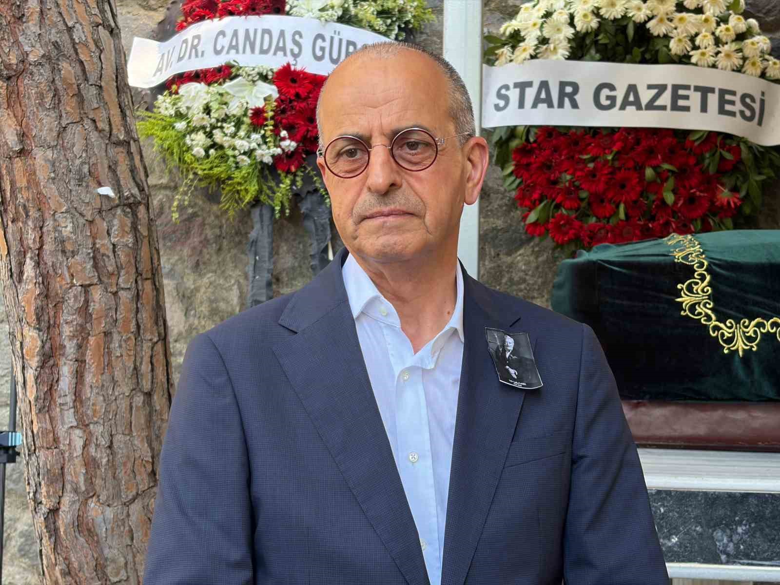 Aziz Üstel İzmir’de son yolculuğuna uğurlandı