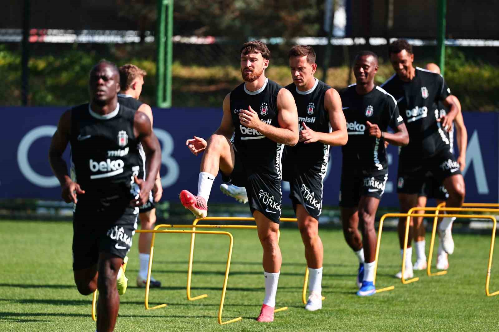 Beşiktaş, Midtjylland maçı hazırlıklarını sürdürdü