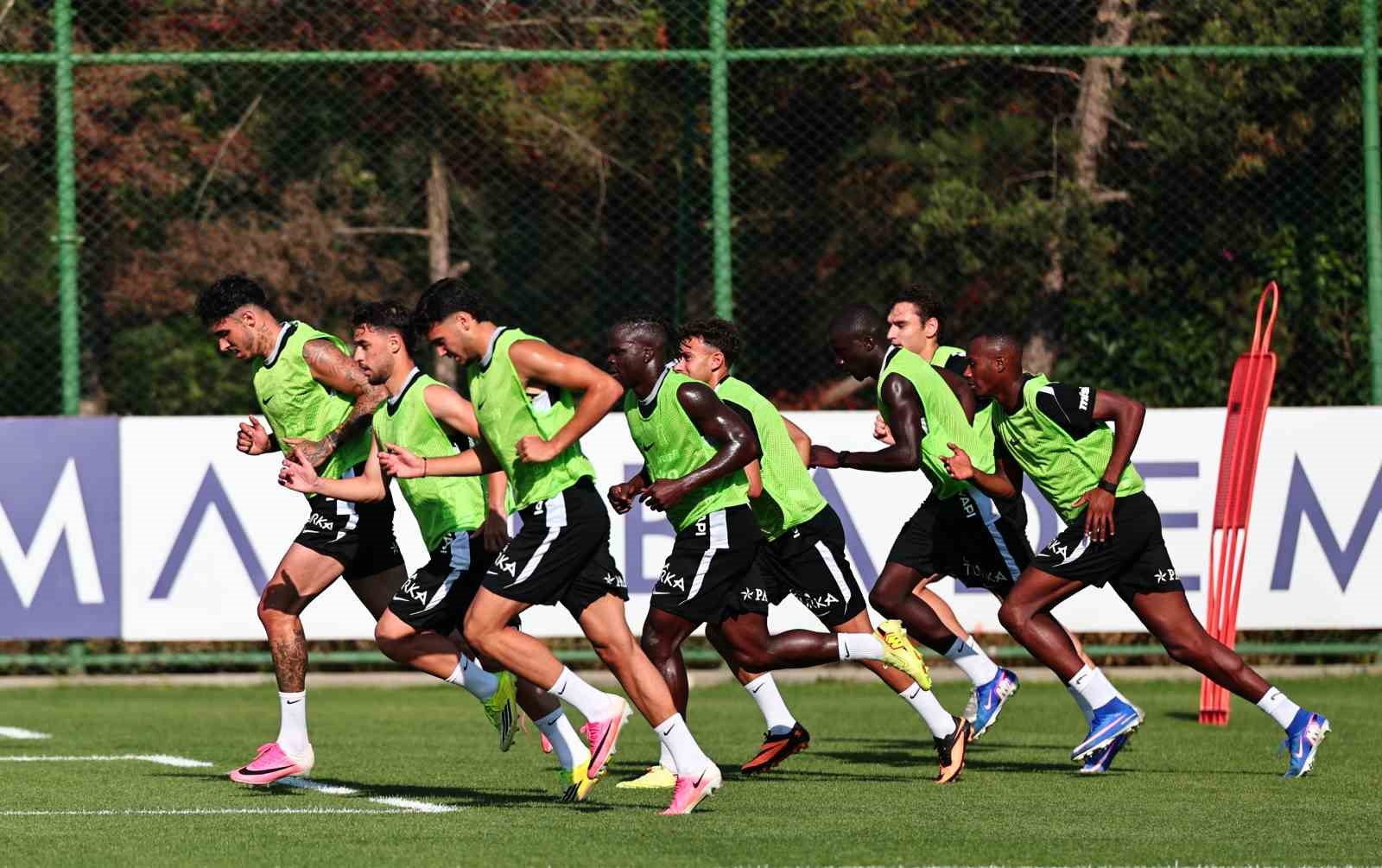 Beşiktaş, Midtjylland maçı hazırlıklarını sürdürdü