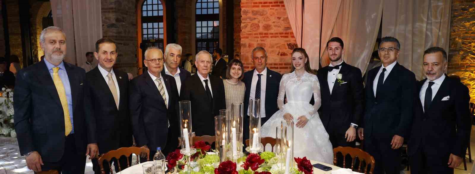 İsmail Yüksek, dünyaevine girdi
