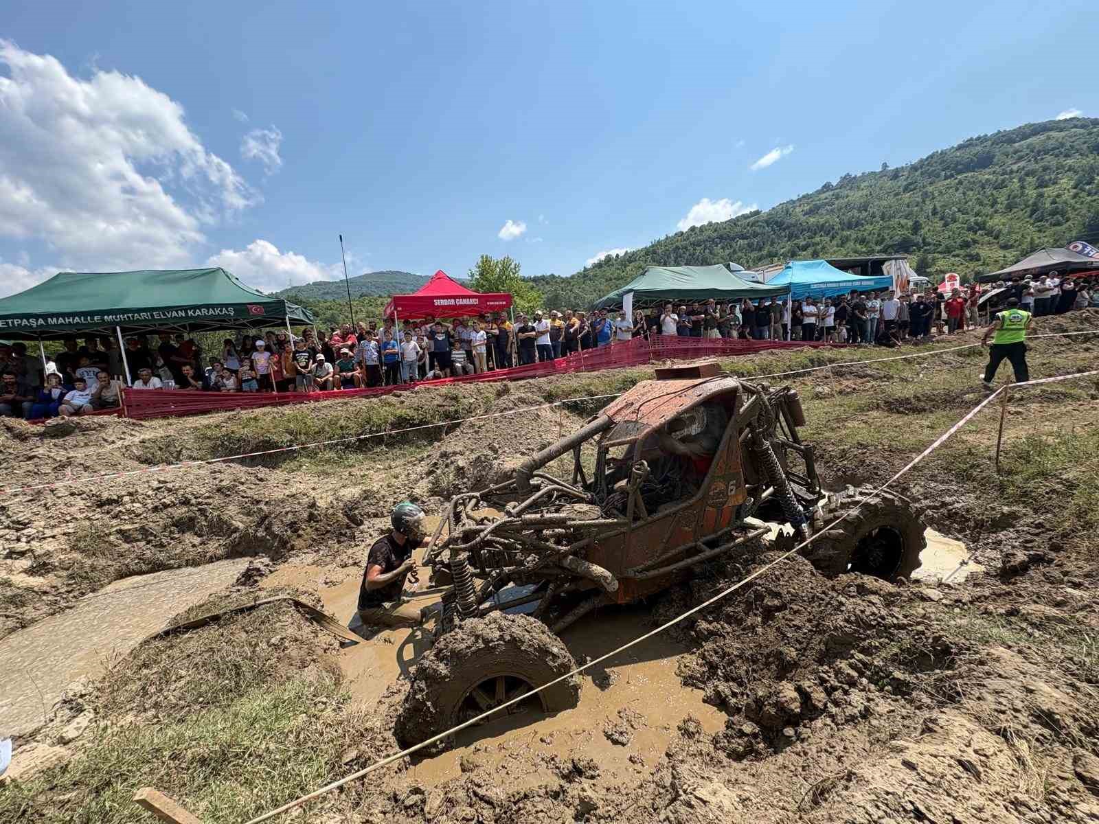 Çamur ve adrenalin Yenice’de buluştu: Off-Road tutkunları nefes kesti