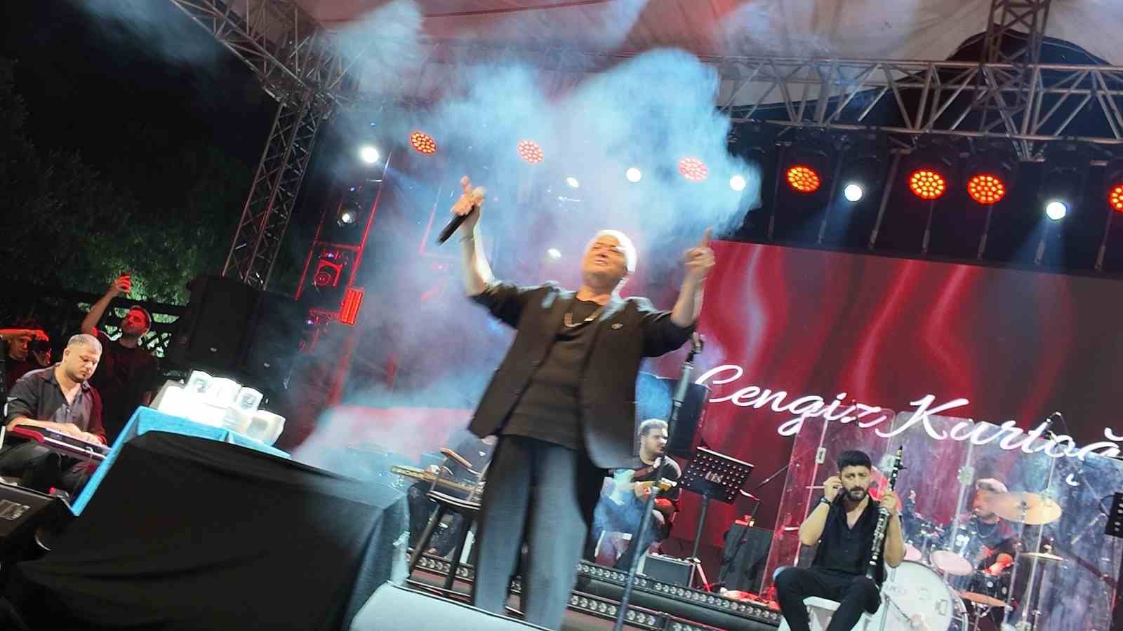 Gediz Tarhana Festivalinde Cengiz Kurtoğlu coşkusu