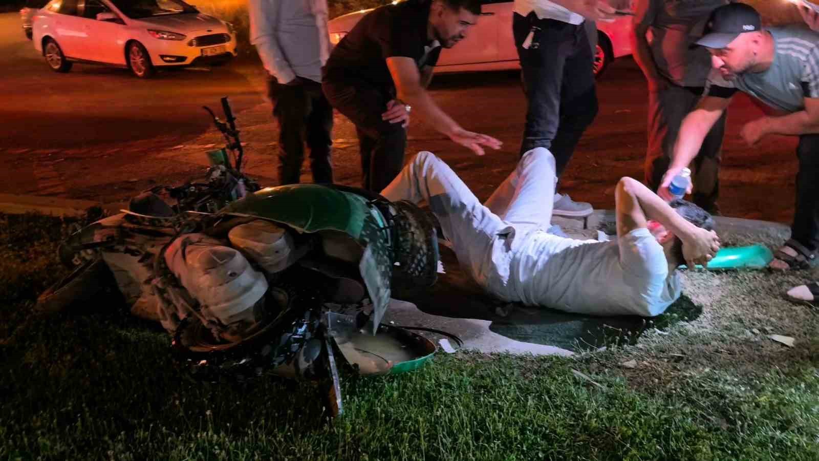 Direksiyon hakimiyetini kaybeden motosiklet sürücüsü ağır yaralandı