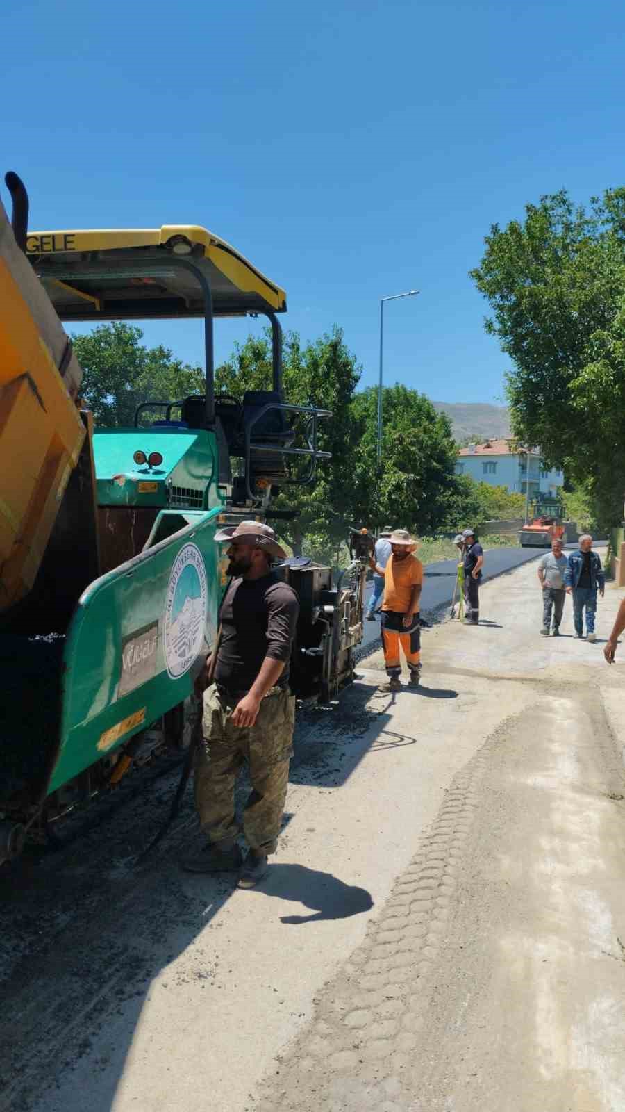 Yahyalı’ya 35 milyon TL’lik asfalt yatırımı