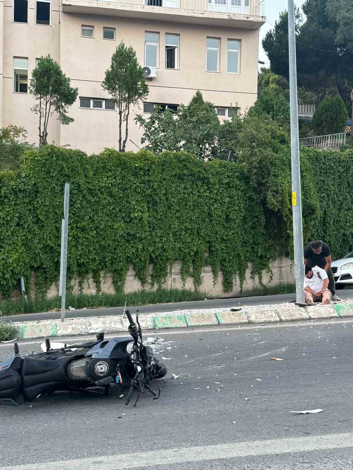 Bursa’da kontrolden çıkan motor yan yattı: 2 yaralı