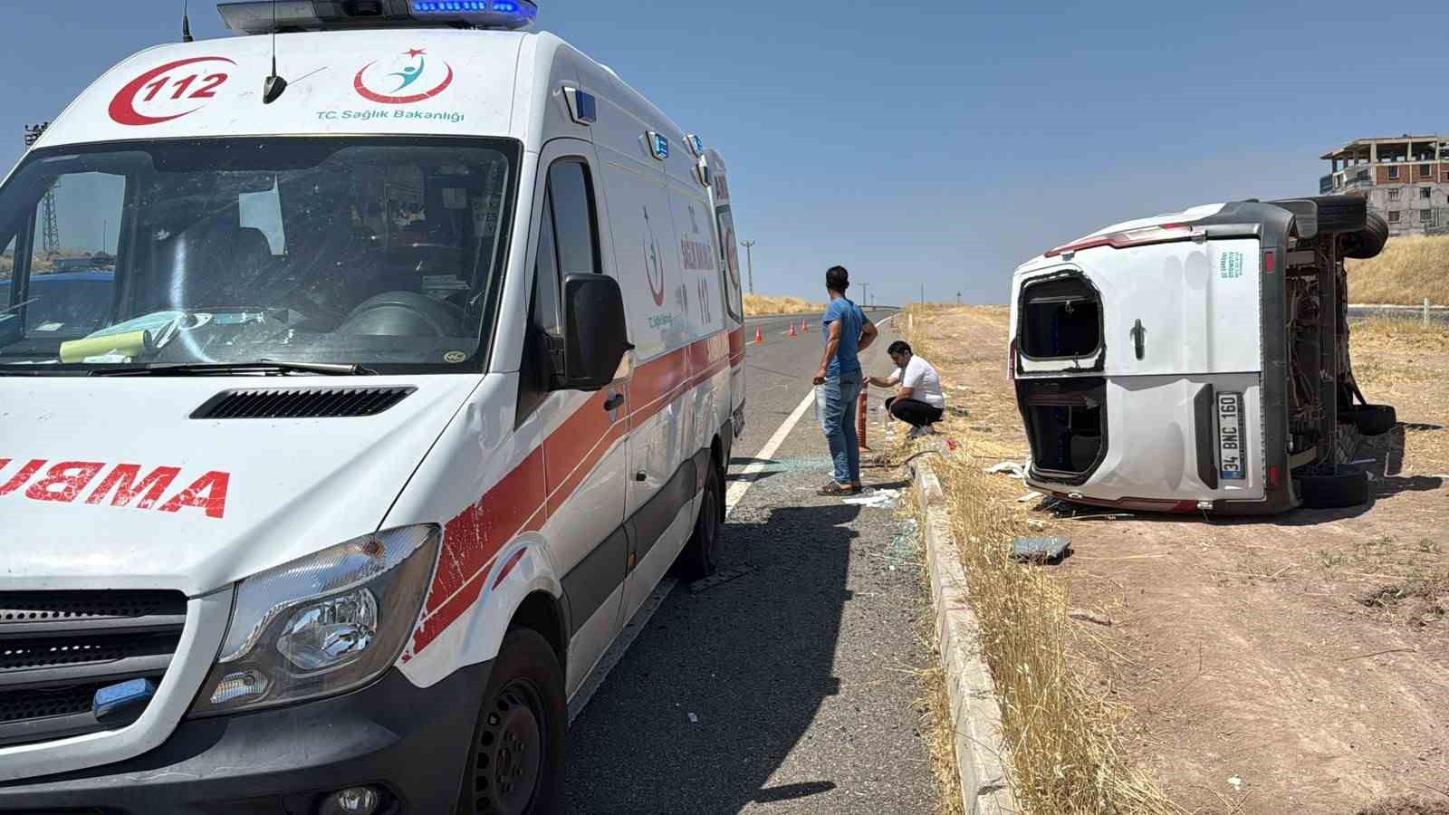 Diyarbakır’da engellileri taşıyan minibüs kaza yaptı: 19 yaralı