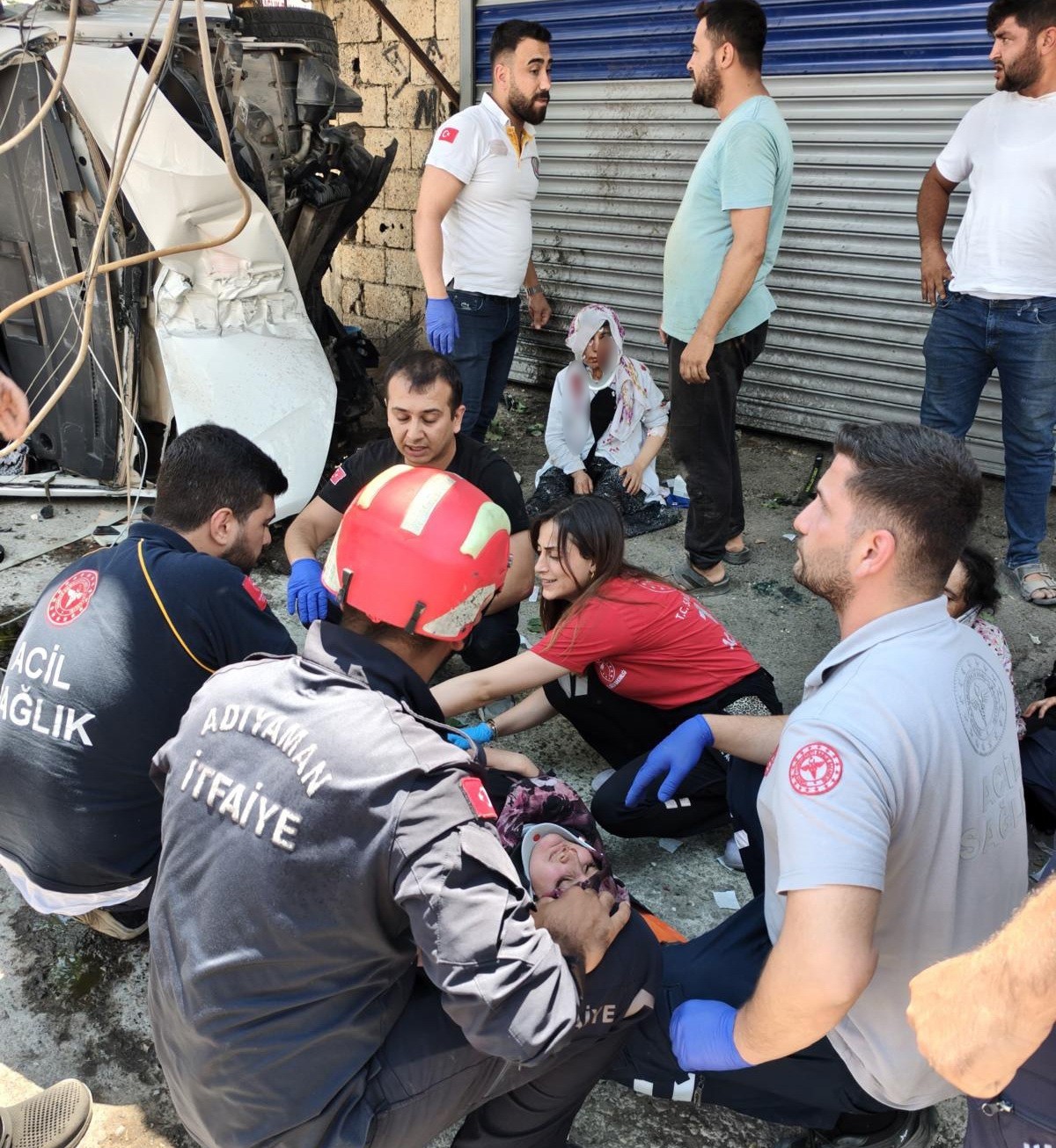 Panelvan şarampole yuvarlandı: 1’i ağır 8 yaralı
