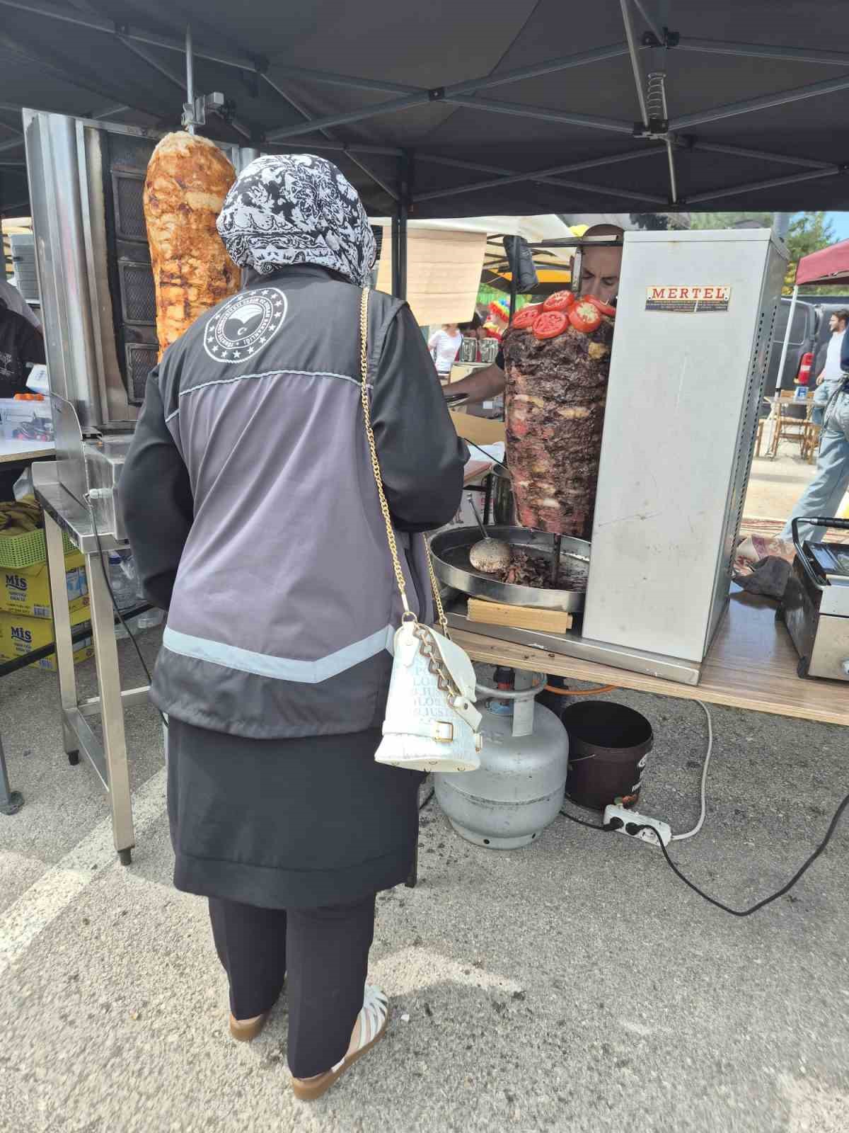 Festival alanındaki işletmelere sıkı gıda denetimi