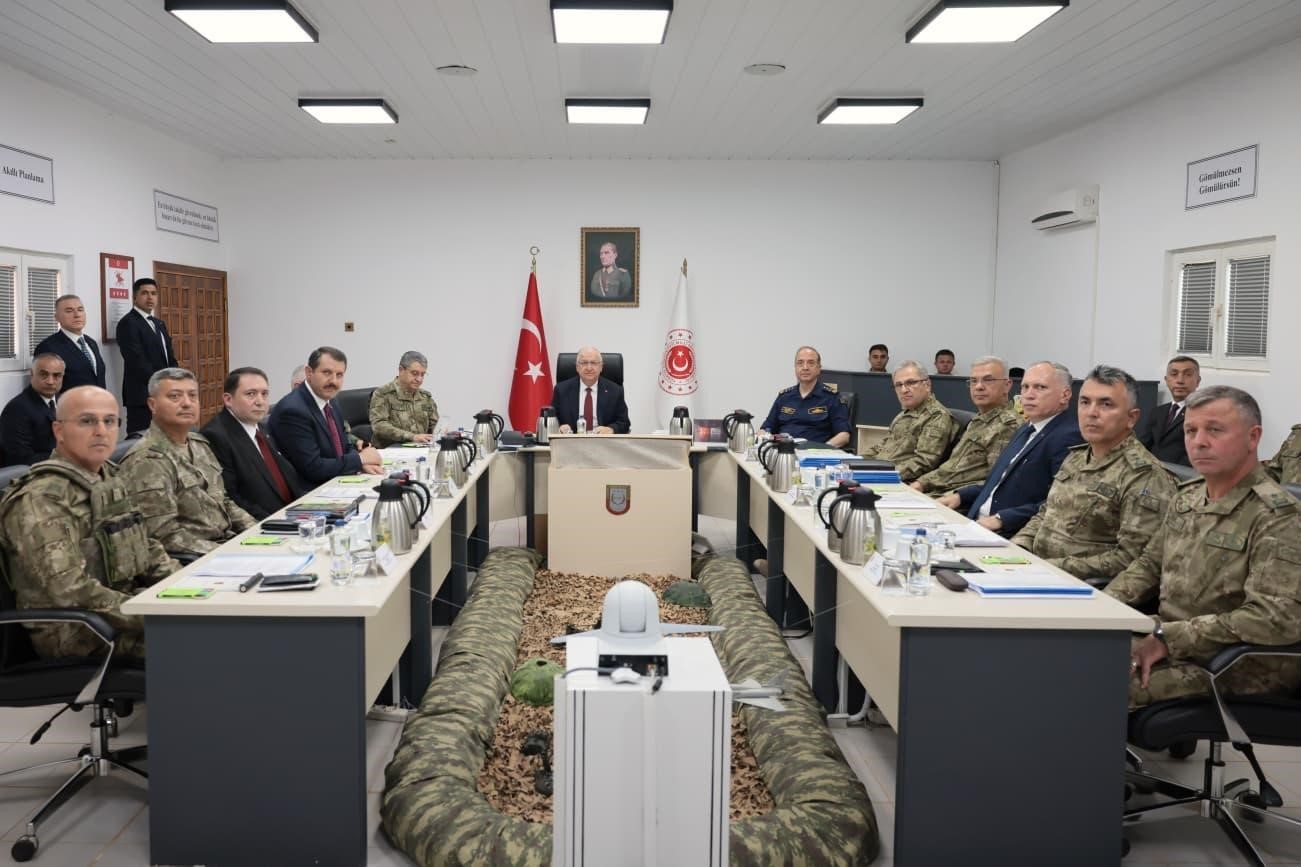 Bakan Güler, 9’uncu Mekanize Piyade Tümen Komutanlığı’nı ziyaret etti