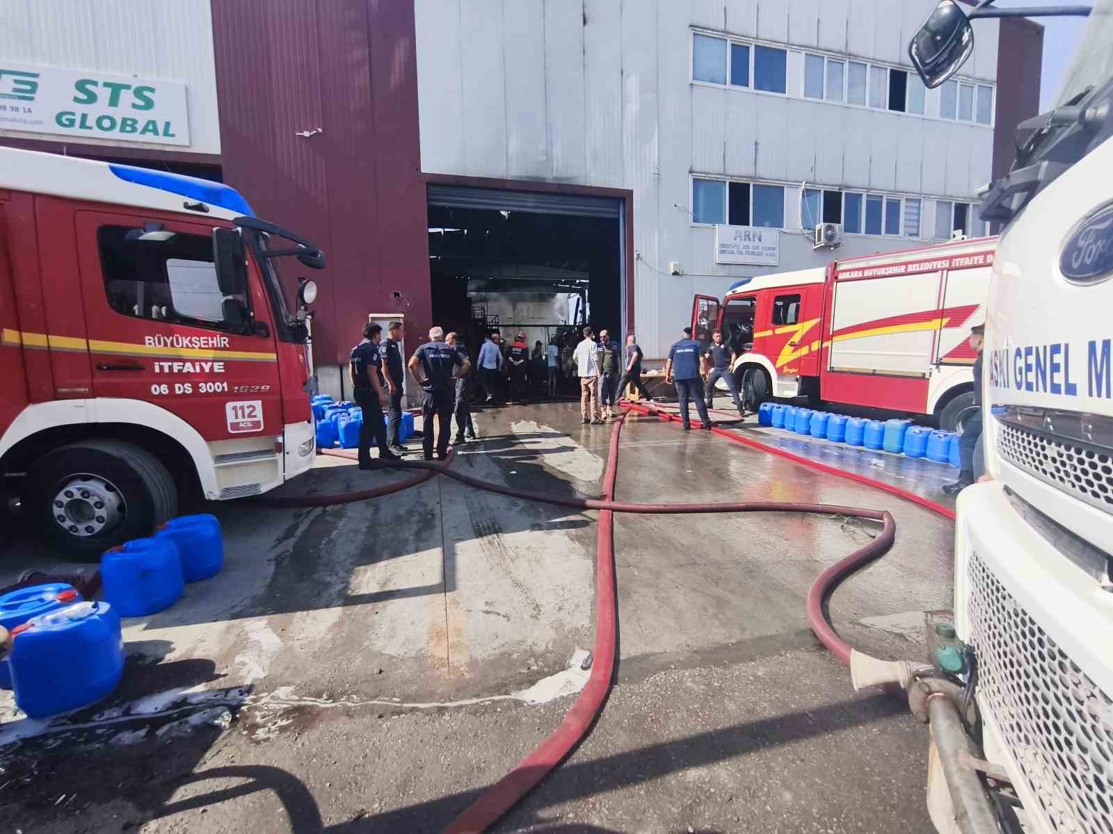 Ankara’da kimyasal ürün fabrikasında yangın: Alevler yan fabrikaya sıçradı