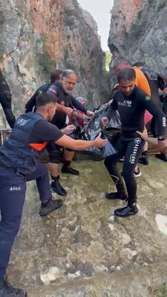Kapuz Kanyonu’nda serinlemek için girdiği suda hayatını kaybetti
