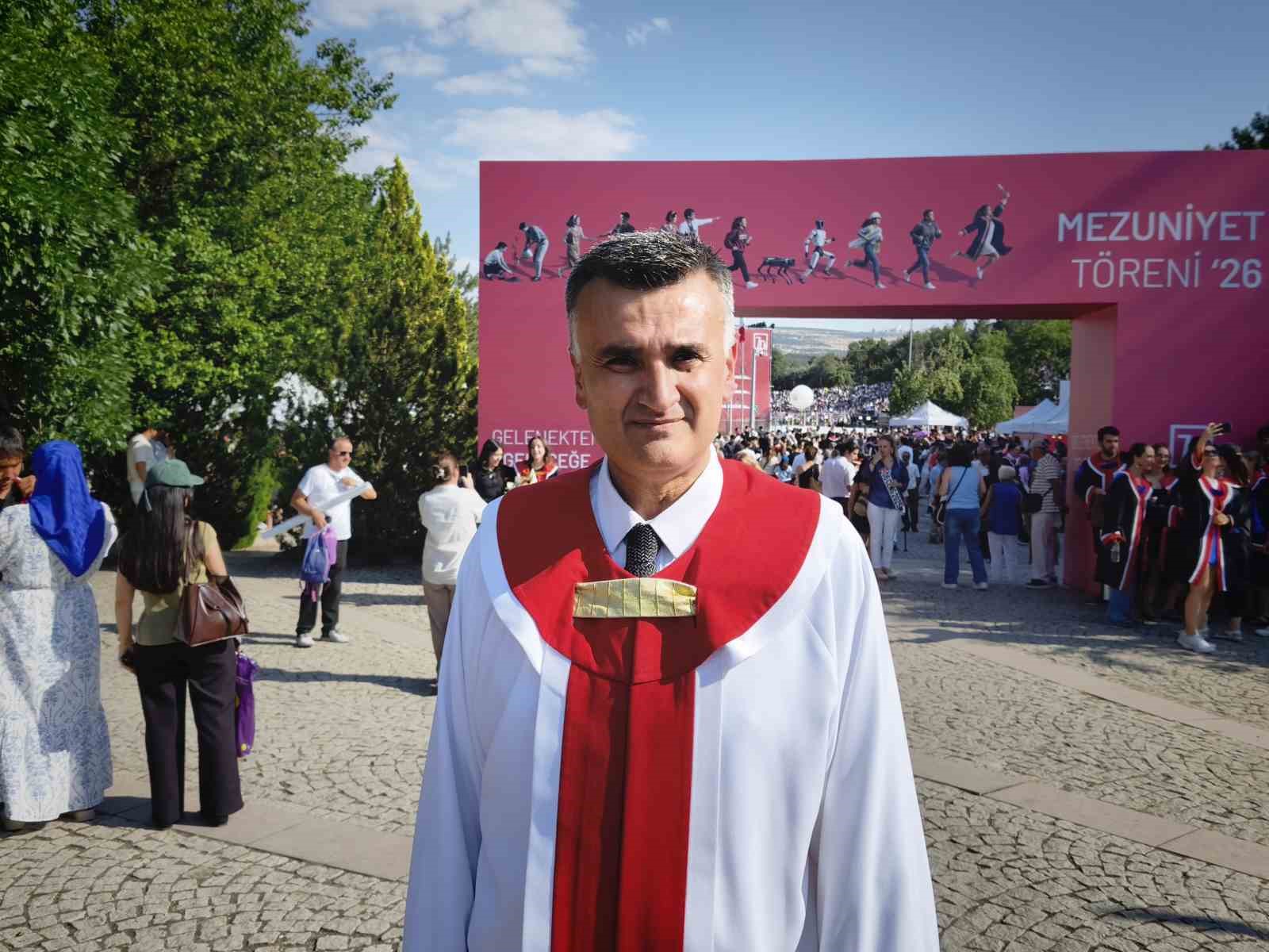 ODTÜ Rektörü Prof. Dr. Yozgatlıgil: "Dünyanın ilk 100 üniversitesi arasına girme hedefi olan bir üniversite olmaktan çok mutluyuz"