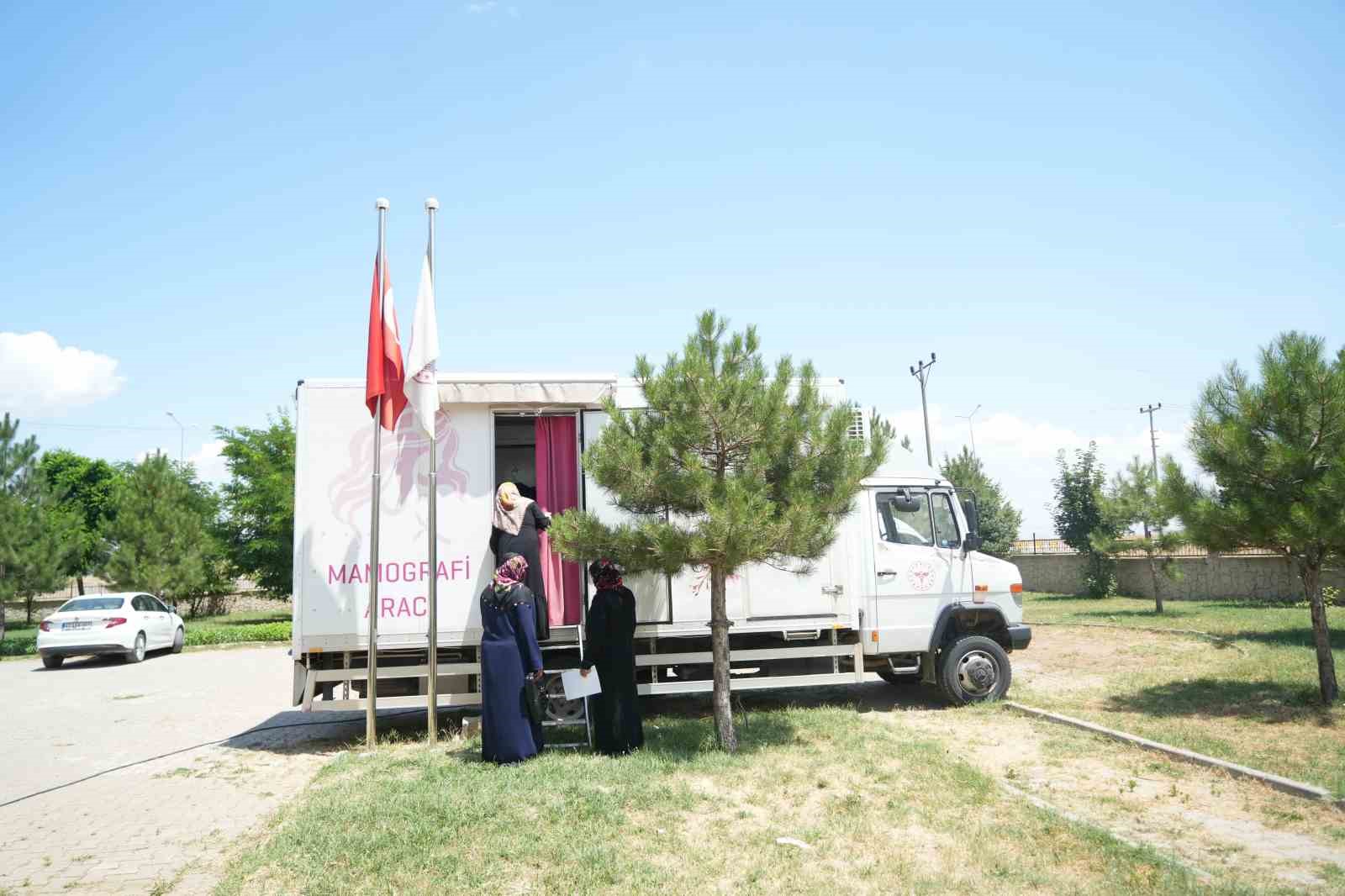 Muş’ta mobil mamografi aracıyla köy köy ücretsiz kanser taraması yapılıyor