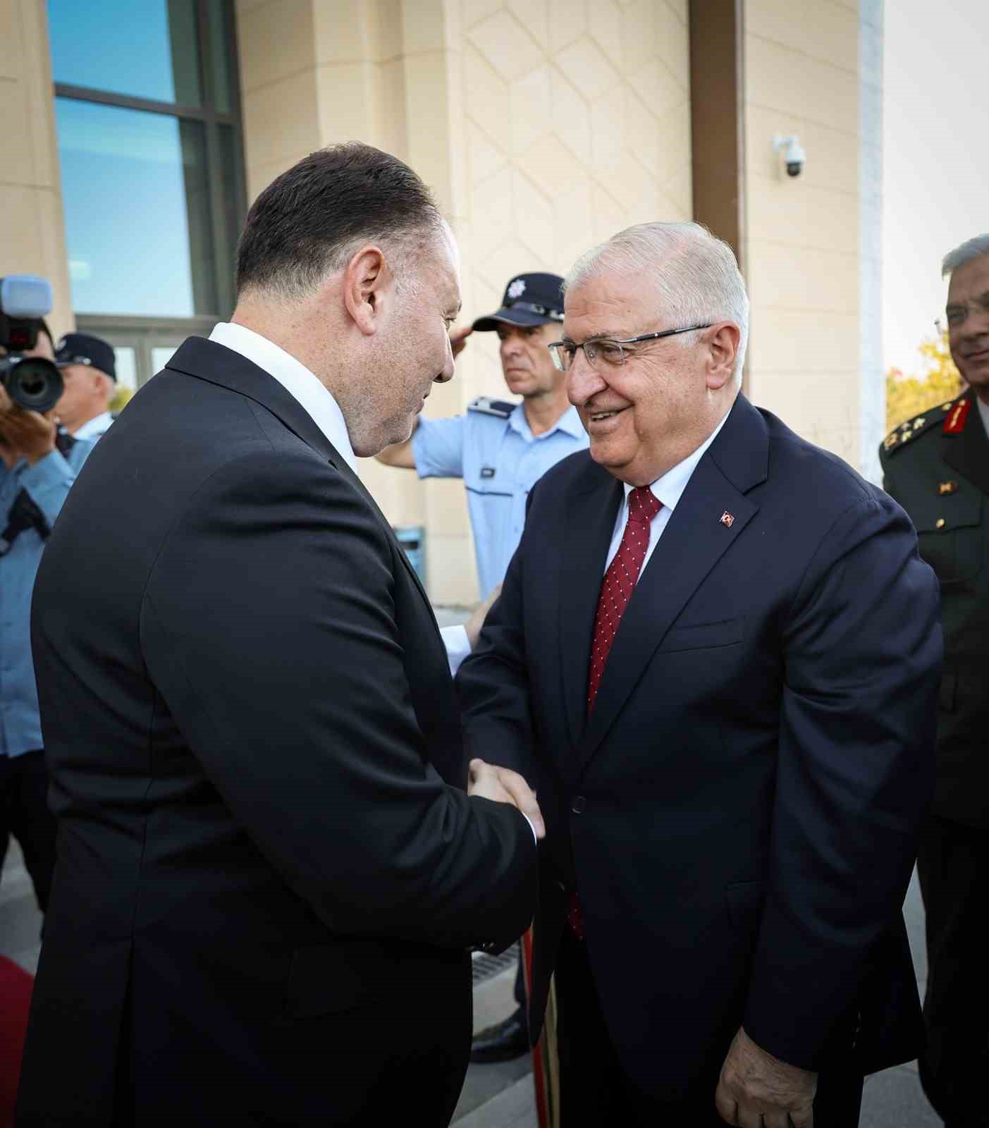 Bakan Güler, KKTC Meclis Başkanı Öztürkler ile görüştü