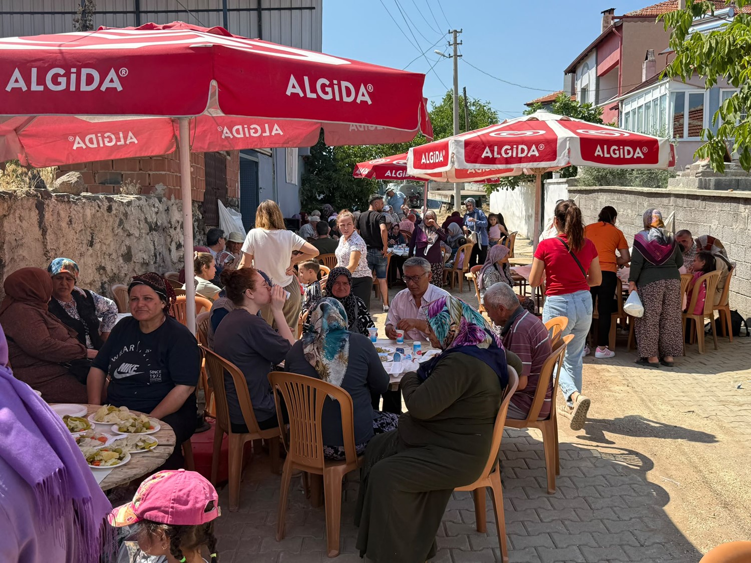 Irmak öğretmen memleketi Kula’da dualarla anıldı