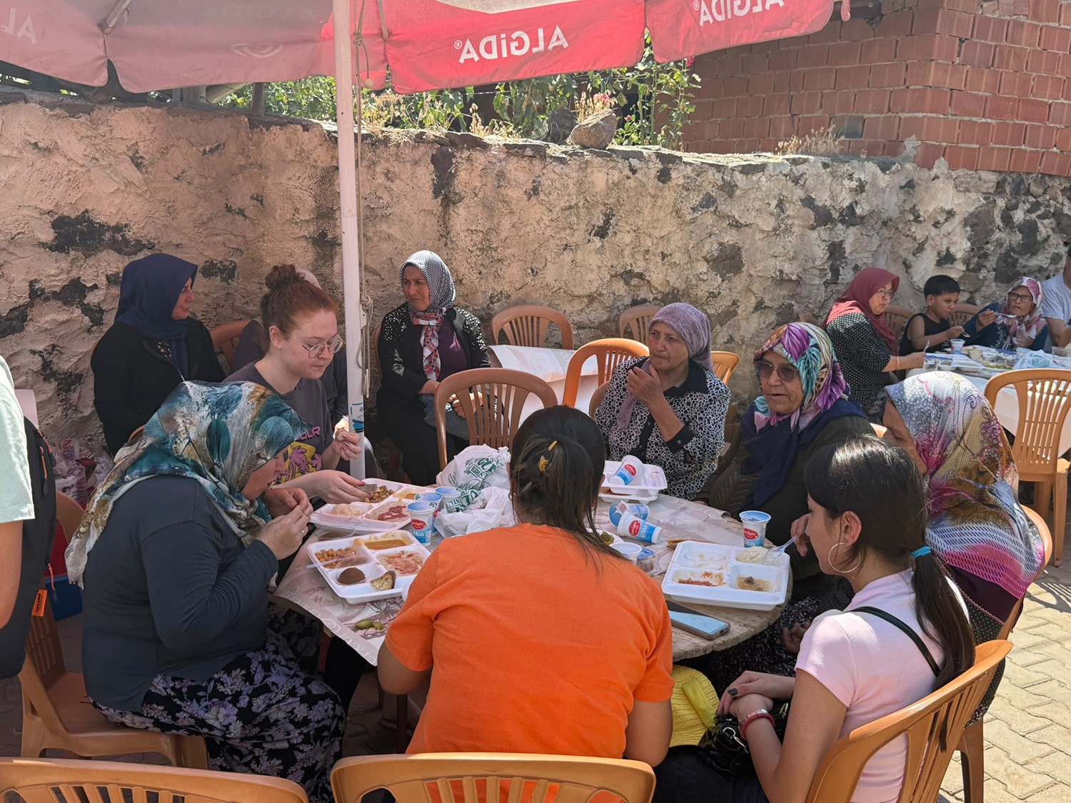 Irmak öğretmen memleketi Kula’da dualarla anıldı