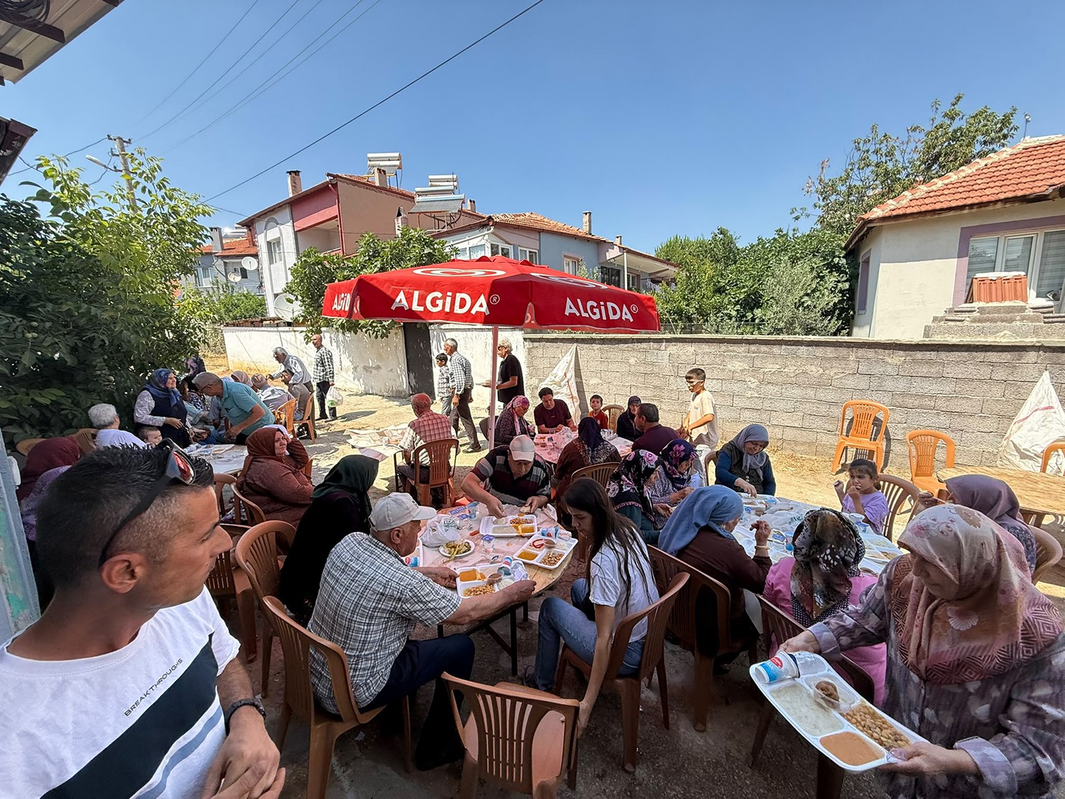 Irmak öğretmen memleketi Kula’da dualarla anıldı