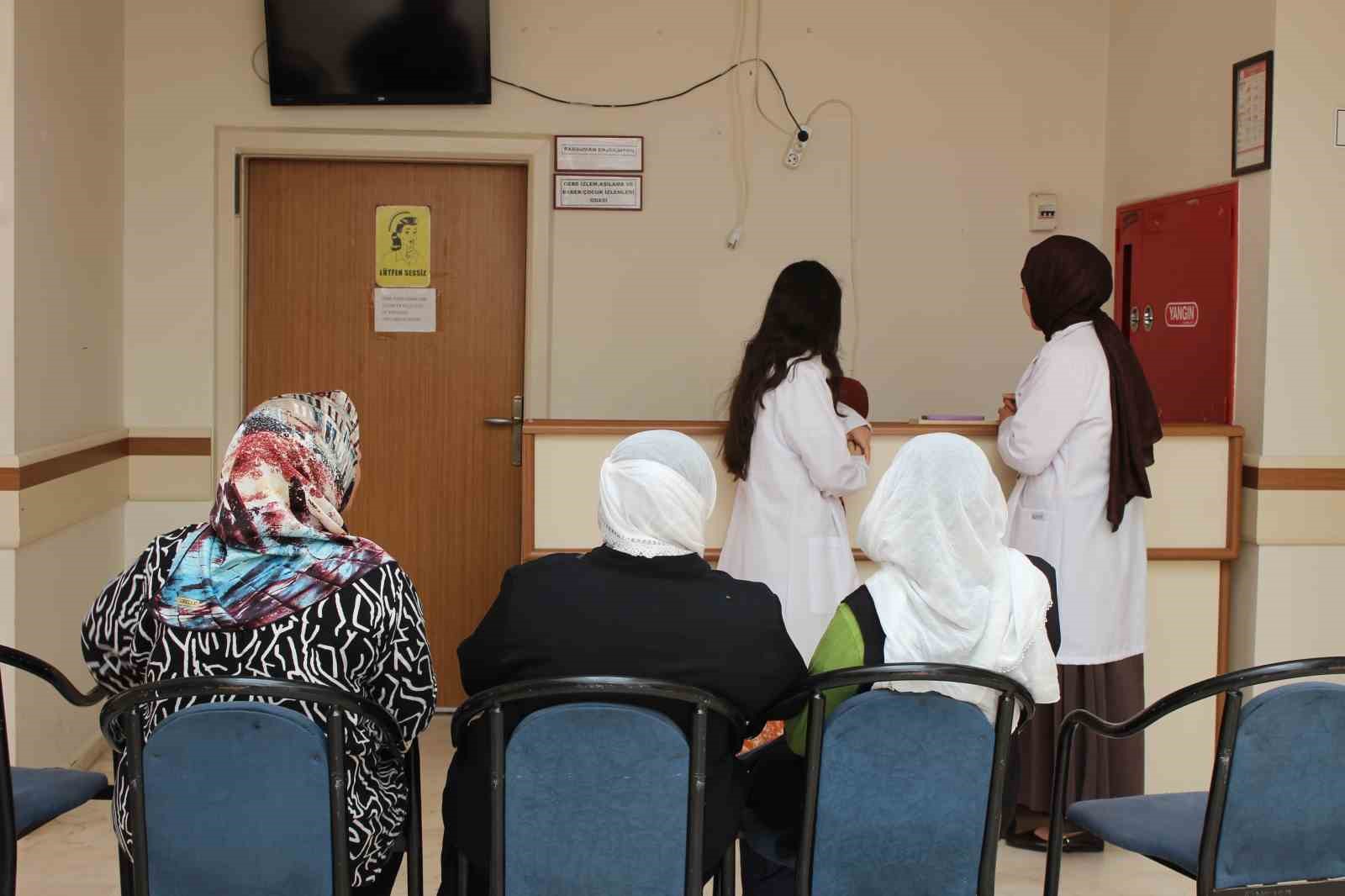 Gezici mobil mamografi aracı Midyat’ta kanser taramalarını vatandaşların ayağına götürdü