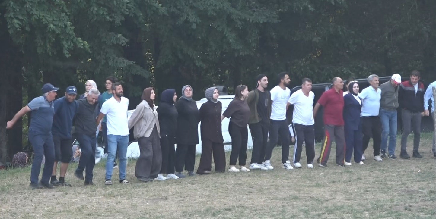 İnegöl’deki Erzurumlular Domaniç Kocayayla’da buluştu