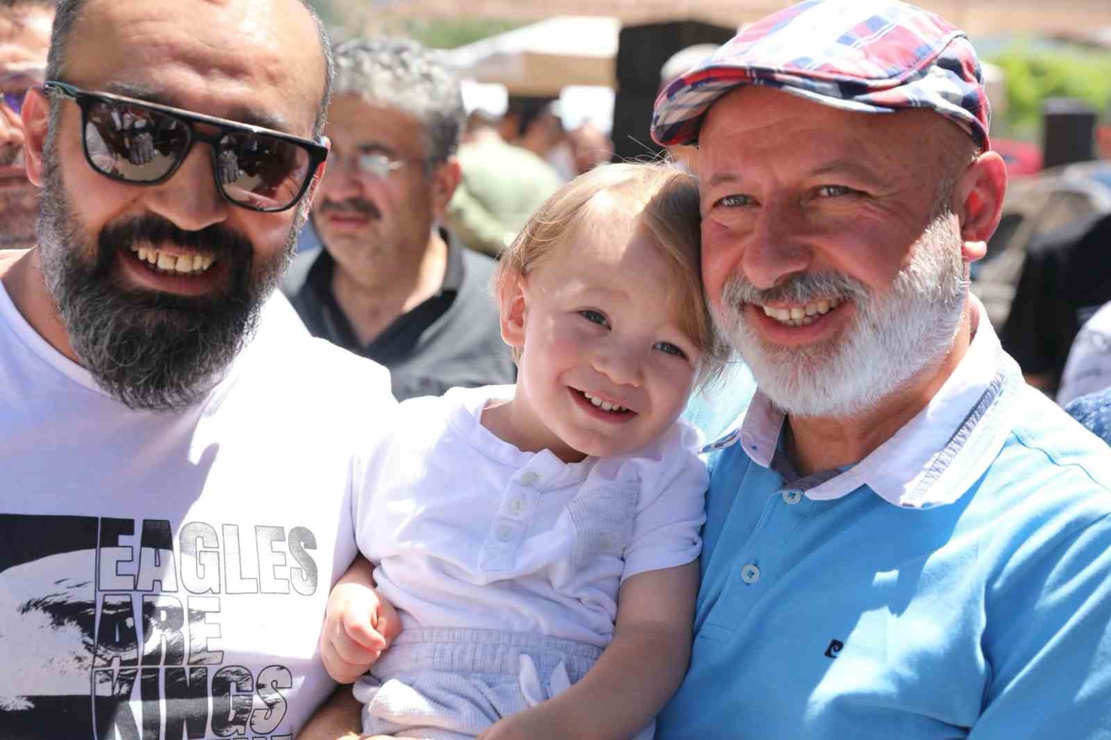 Başkan Çolakbayrakdar: "Sıla-i rahim, birlik ve beraberliğimizin en güzel yansımasıdır"