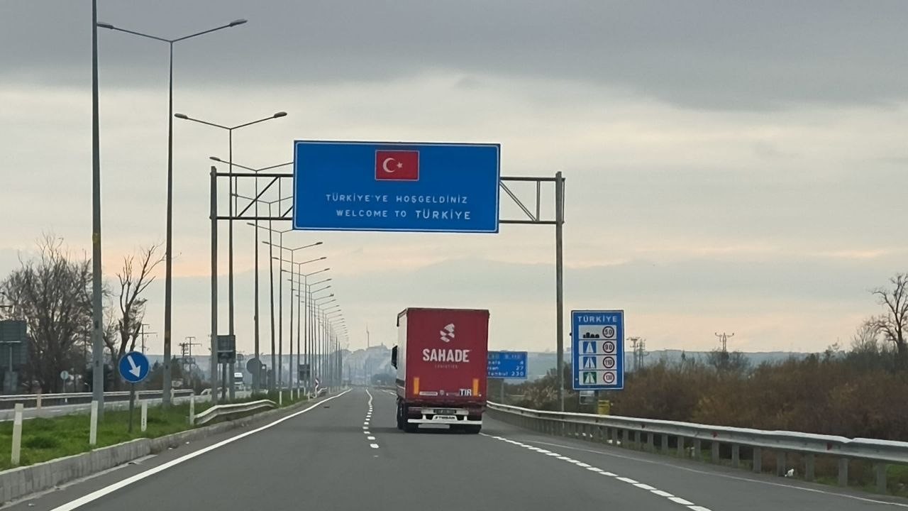İpsala Gümrük Kapısı’nda rüşvet operasyonu: 20 gümrük memuru gözaltında