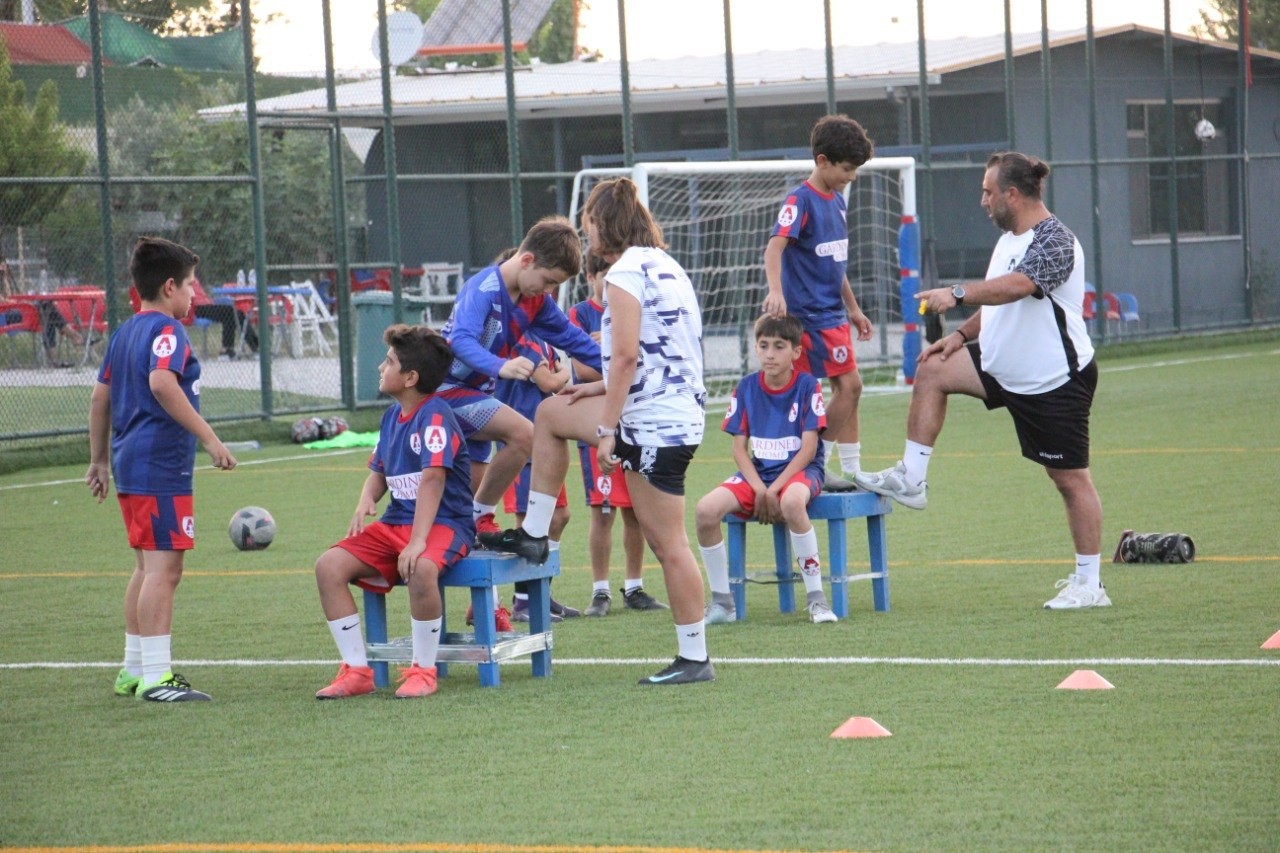 Gelişim Ligi’ne U14 ve U15 de katılacak olan Altınyıldız çalışmalara hız verdi