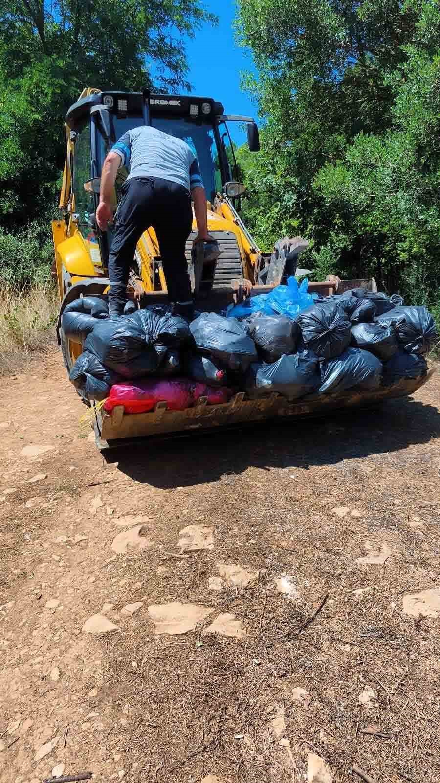 Tatilcilerin akınına uğrayan Kandıra’da 387 ton atık toplandı