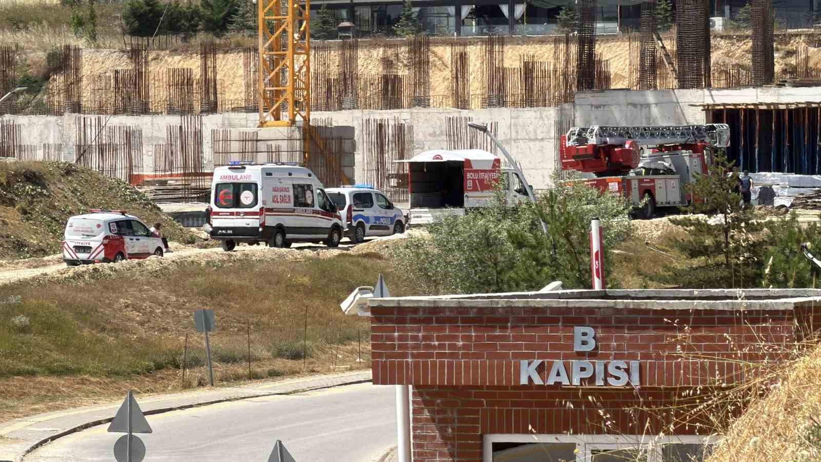 Bolu’da üniversitenin ek bina inşaatında maaş krizi: İşçi vince çıktı