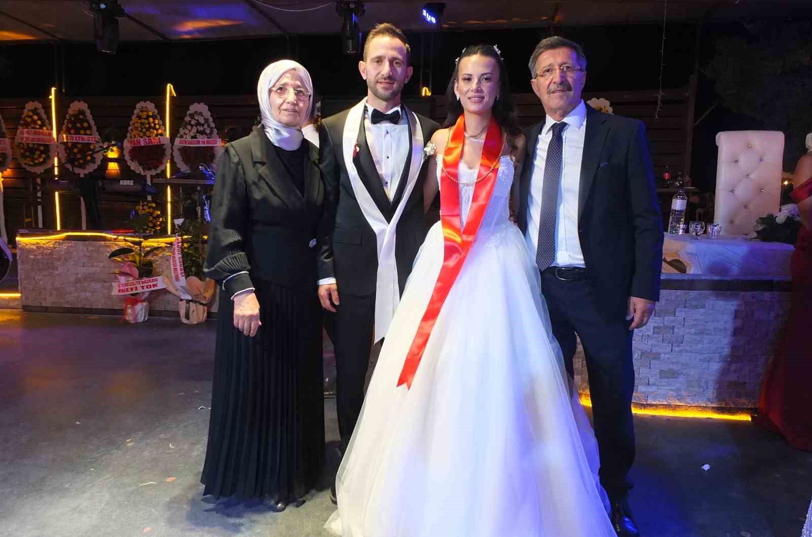 Balıkesir’de asırlık düğün geleneği devam ediyor