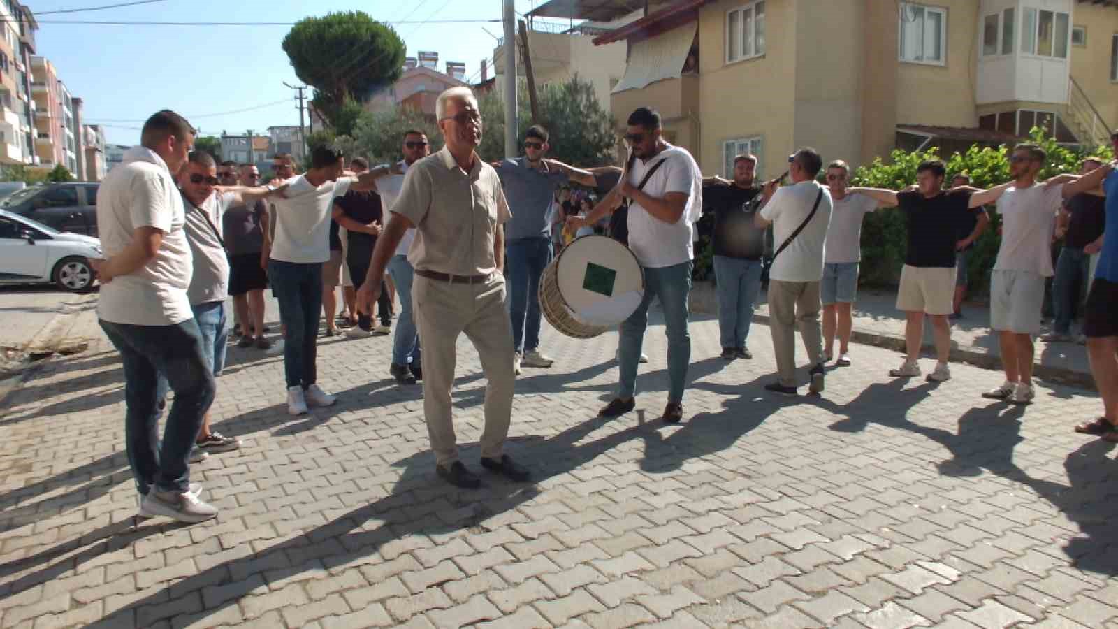 Balıkesir’de asırlık düğün geleneği devam ediyor