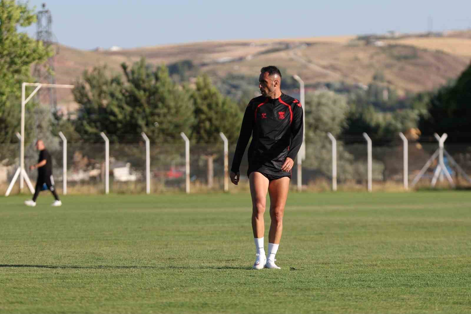 İsmet Taşdemir: "Lig bu yıl daha zorlu geçecek"