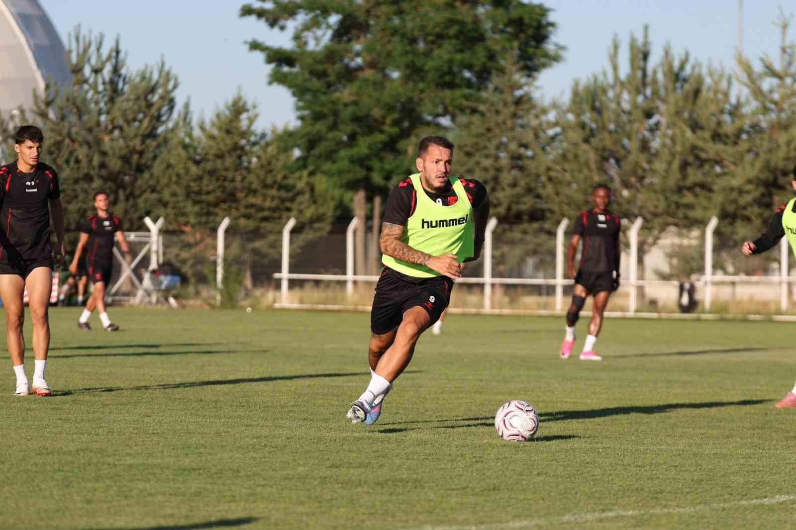 İsmet Taşdemir: "Lig bu yıl daha zorlu geçecek"