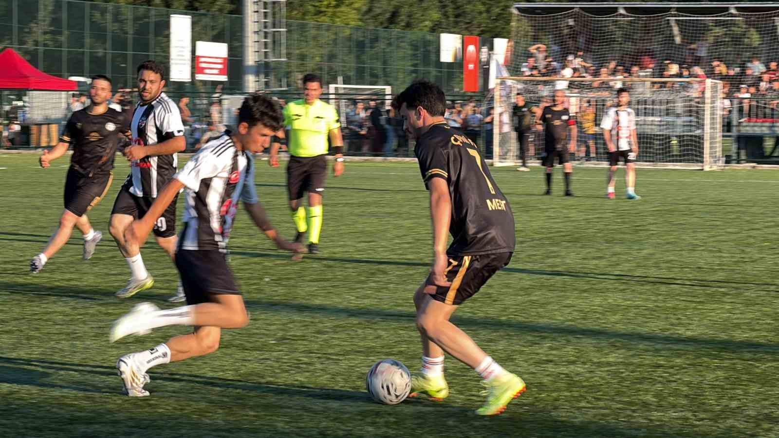 Bolu’da 58 köyün katıldığı futbol turnuvası coşkuyla başladı