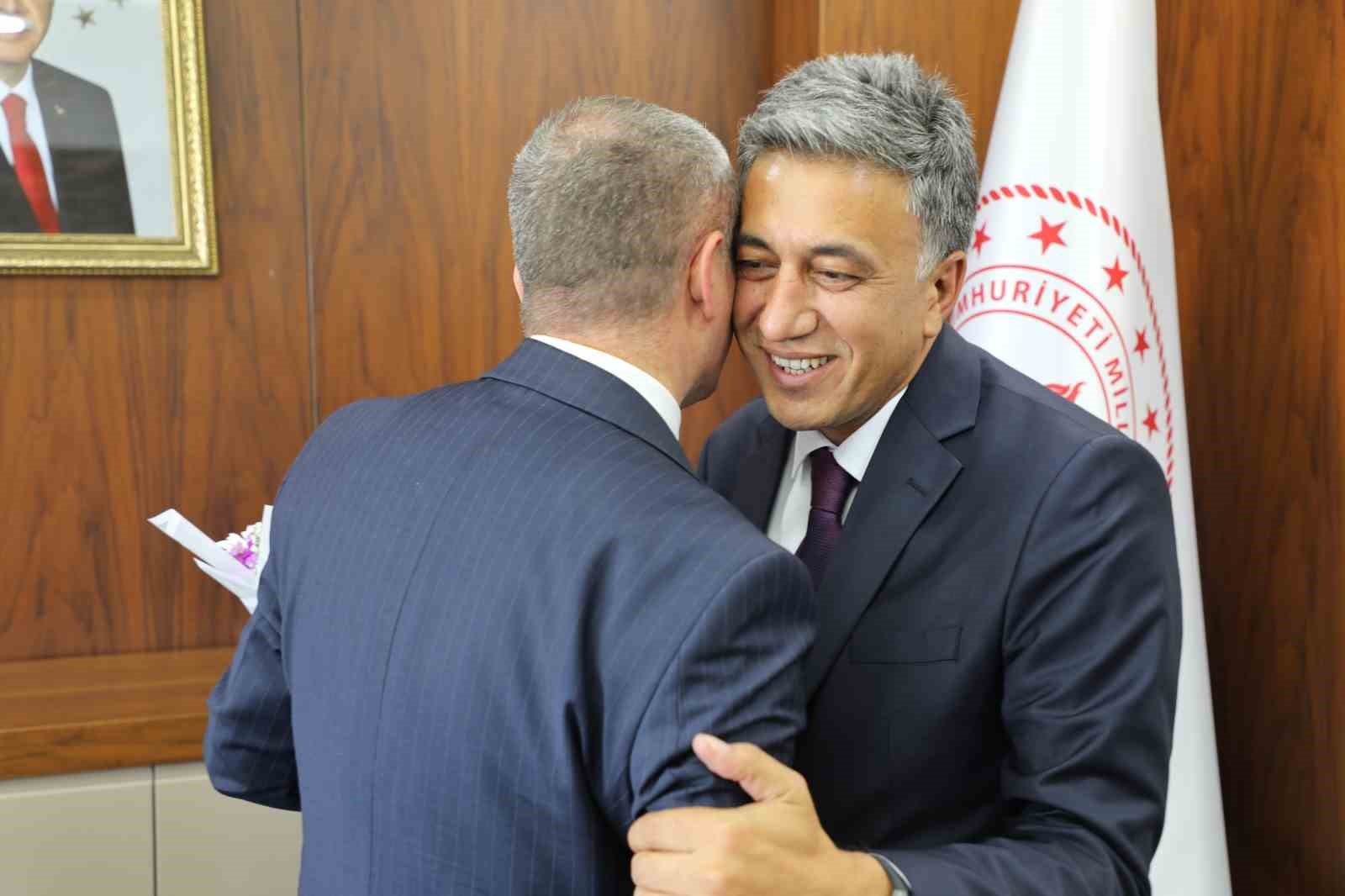 Ağrı Milli Eğitim Müdürlüğüne atanan Çakan görevine başladı