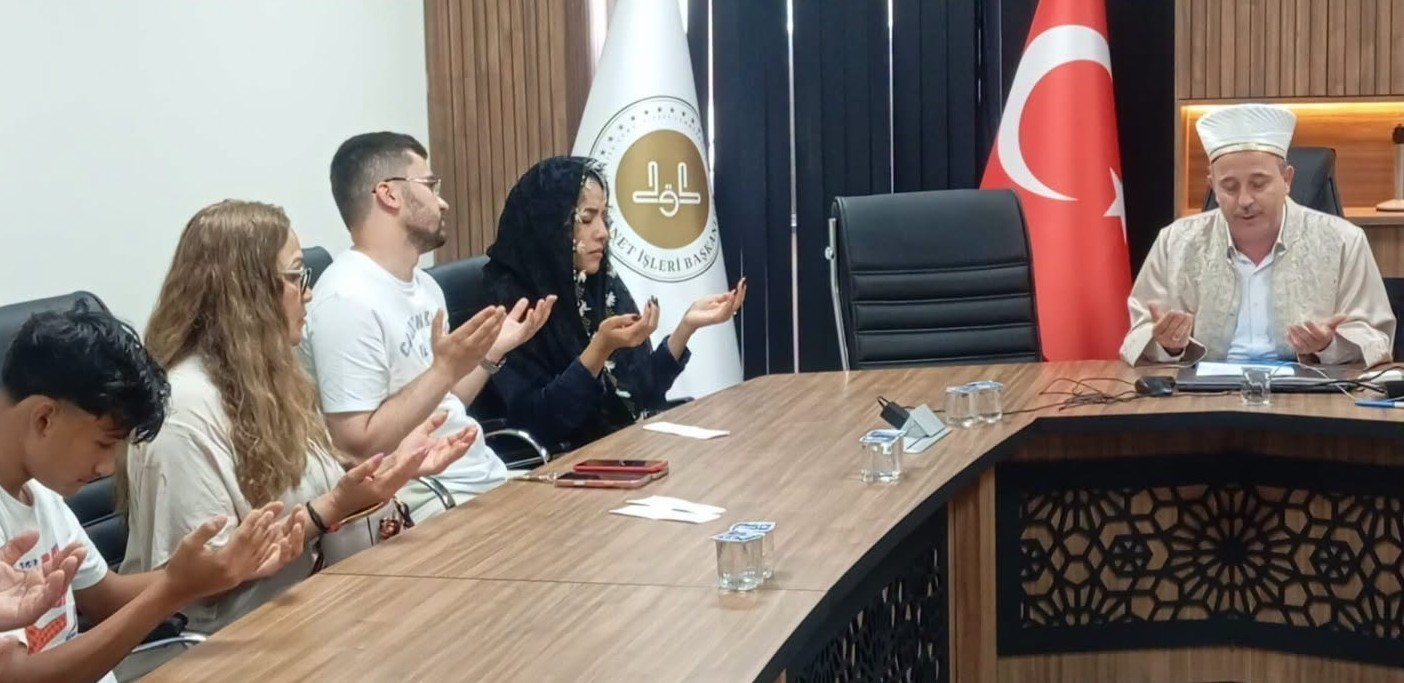 Meksikalı Rubi Müslüman olup, Ayşe ismini aldı