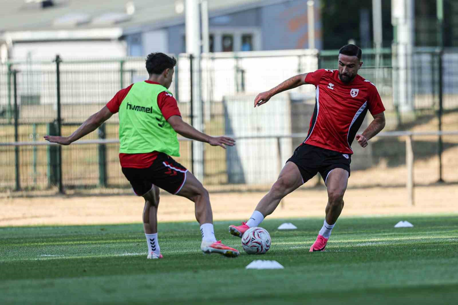 Samsunspor’un Hollanda kampı başladı