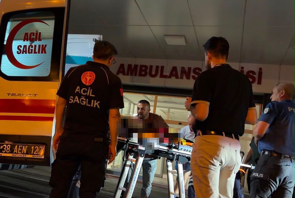 Kayseri’de 3. kattan düşen çocuk ağır yaralandı