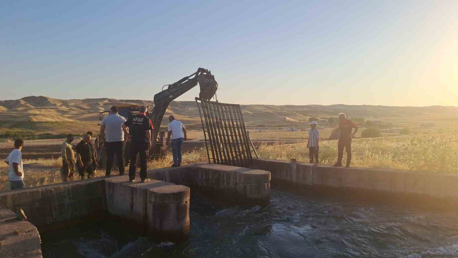 Sulama kanalında kaybolan çobanın cansız bedenine ulaşıldı