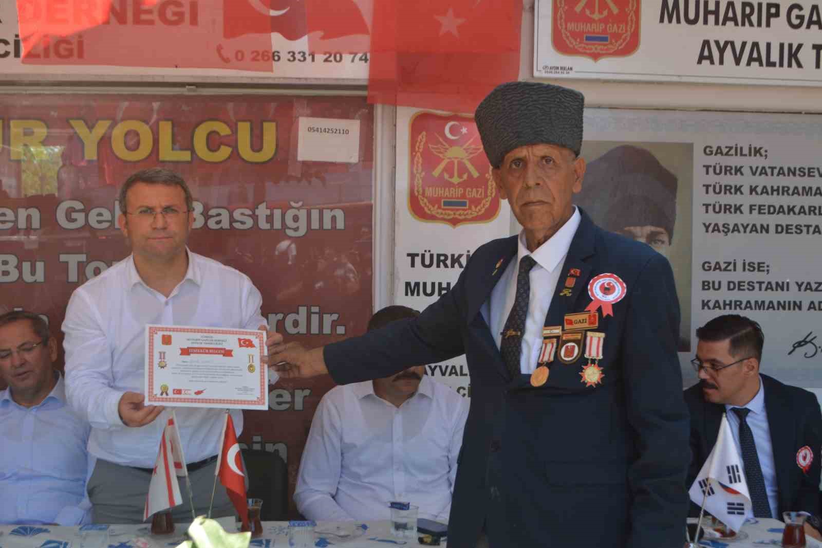 Ayvalık’ta gazilerin Kıbrıs Barış Harekatı’nın 52’nci yıl dönümü coşkusu