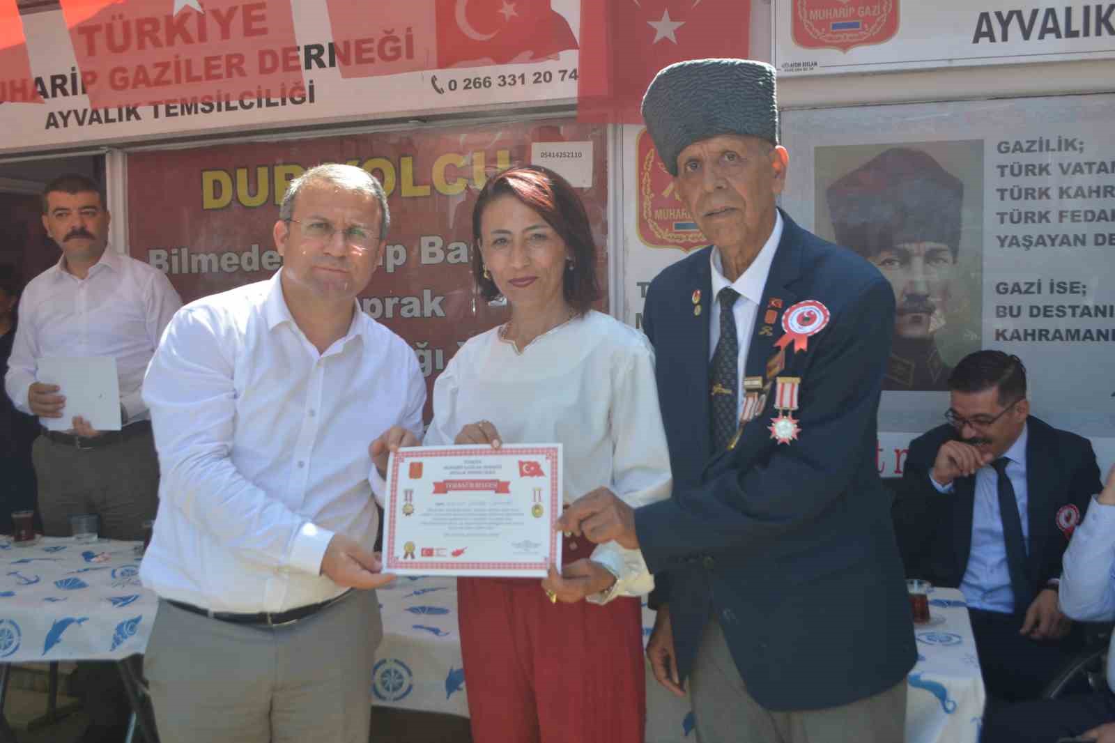 Ayvalık’ta gazilerin Kıbrıs Barış Harekatı’nın 52’nci yıl dönümü coşkusu