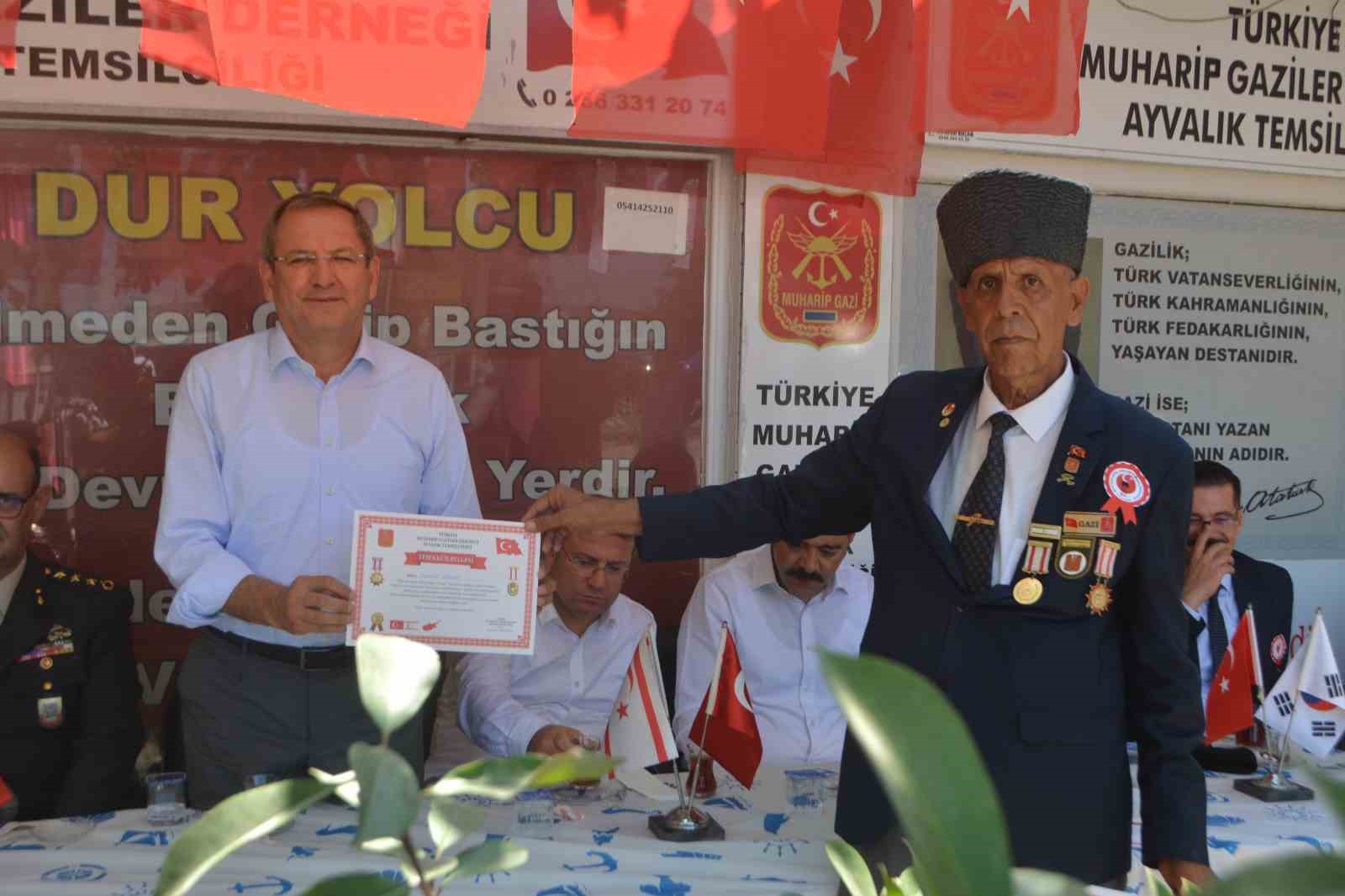 Ayvalık’ta gazilerin Kıbrıs Barış Harekatı’nın 52’nci yıl dönümü coşkusu