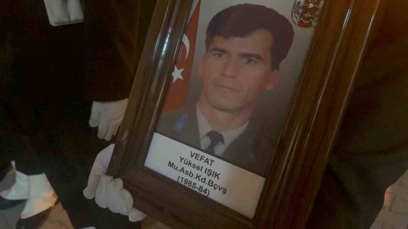 Hakkari’de hayatını kaybeden Yüksel Işık’ın cenazesi askeri törenle Bursa’ya uğurlandı