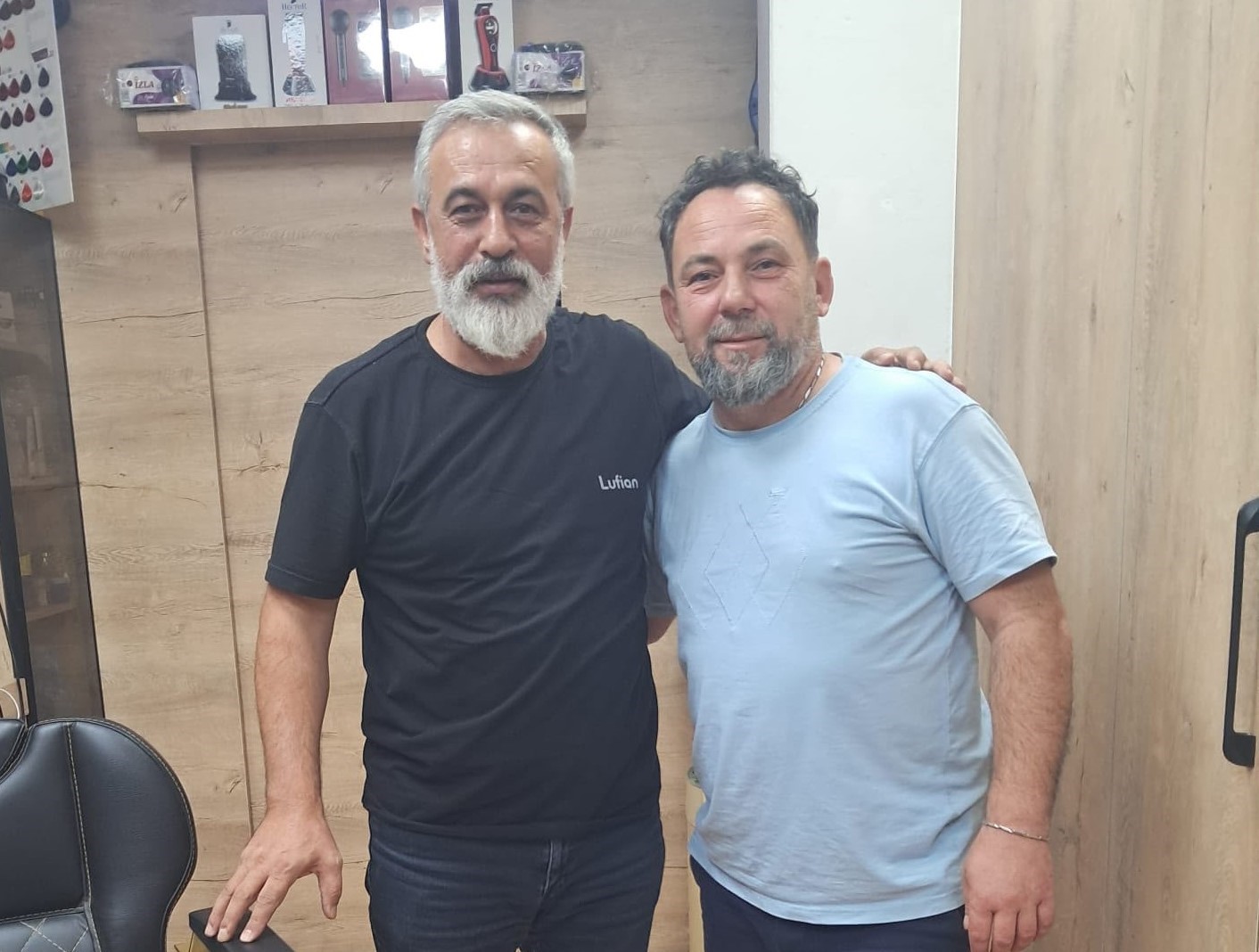 AK Parti Denizli İl Teşkilatı berber esnafına ziyaretlerde bulundu