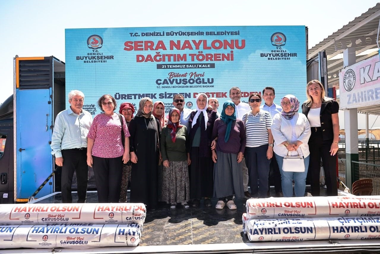 Denizli Büyükşehirin sera naylonu desteğinin ilk dağıtımı Kale’de gerçekleştirildi