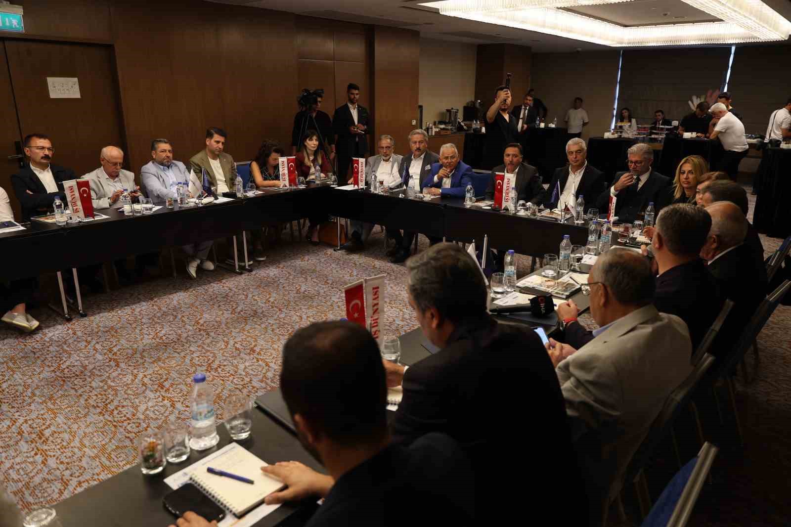 Ekonomiye Yön Verenler Zirvesi Kayseri’de yoğun katılımla gerçekleştirildi