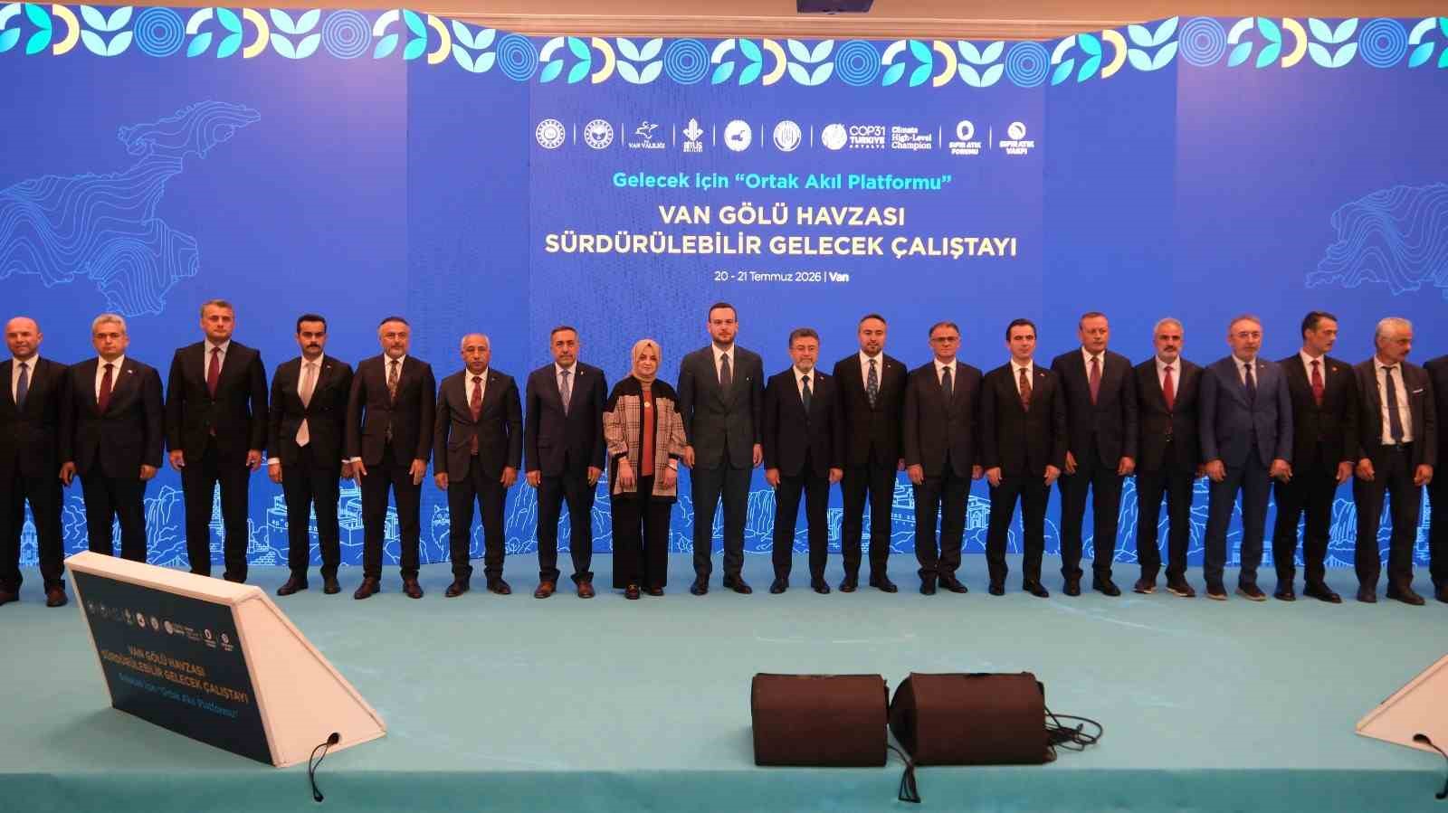 Bakan Yumaklı: "Van Gölü’nün hazinelerini keşfetmek için değil korumak için varız"