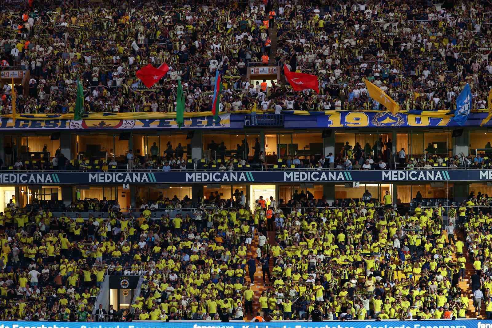 Fenerbahçe’de İsmail Kartal 4. dönemindeki ilk resmi maçına çıktı